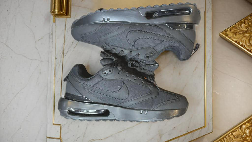 Nike Air Max Pulse en coloris "Triple Black"