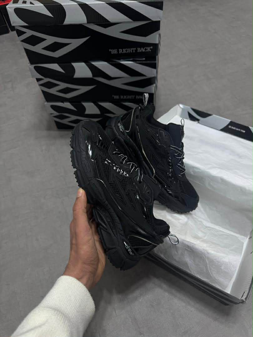 OFF-WHITE : L'ART DU RUNNING RÉTRO-FUTURISTE