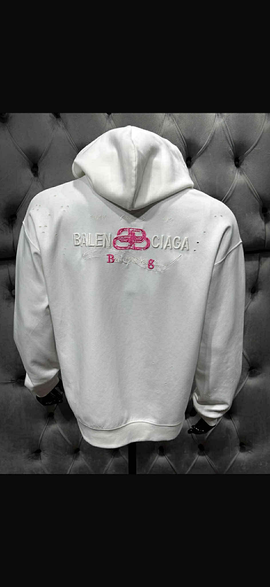 🔥 Hoodie “Graffiti Edition” – Luxe & Streetwear