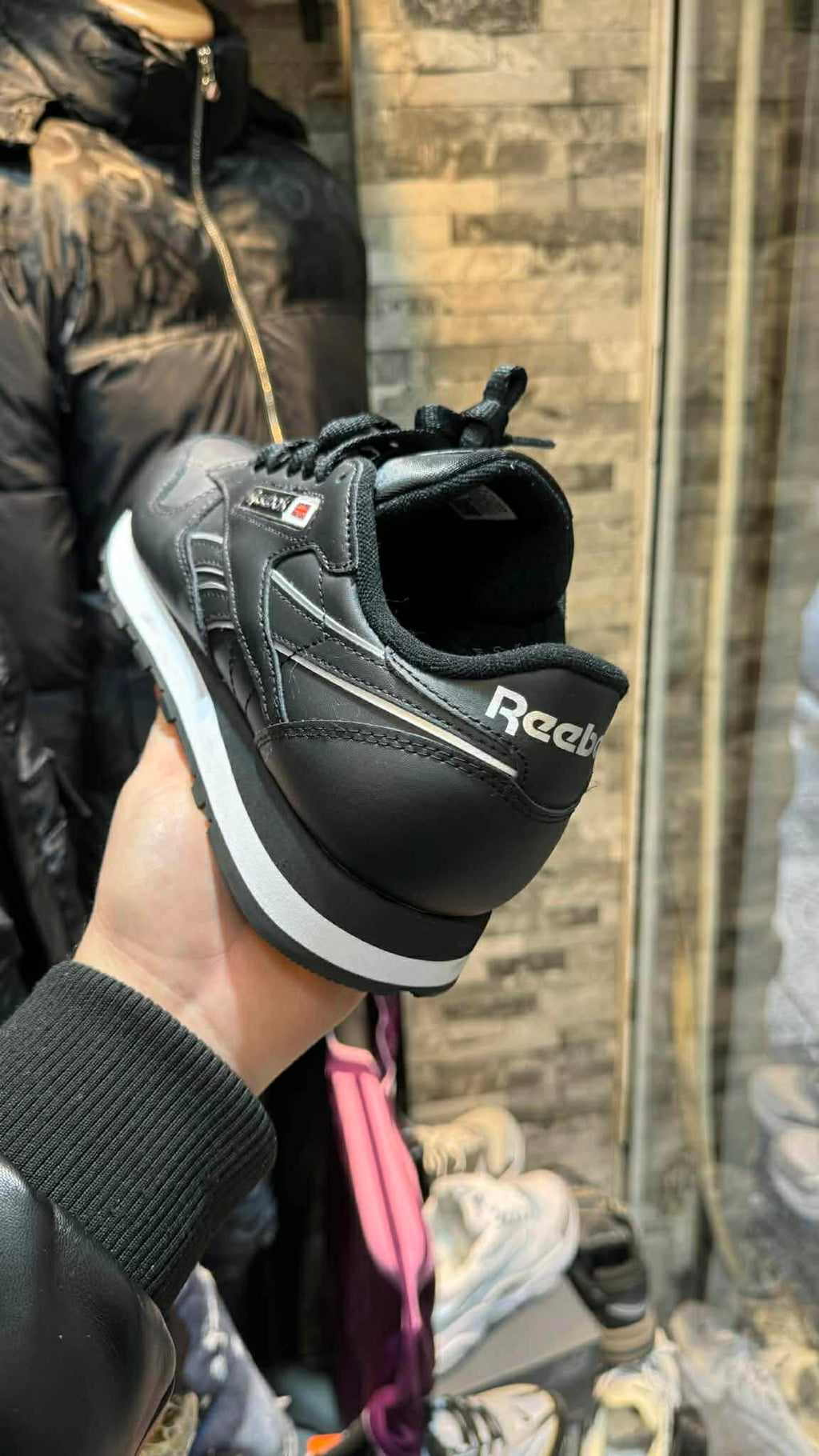 Reebok Classic Leather Black – Le classique intemporel