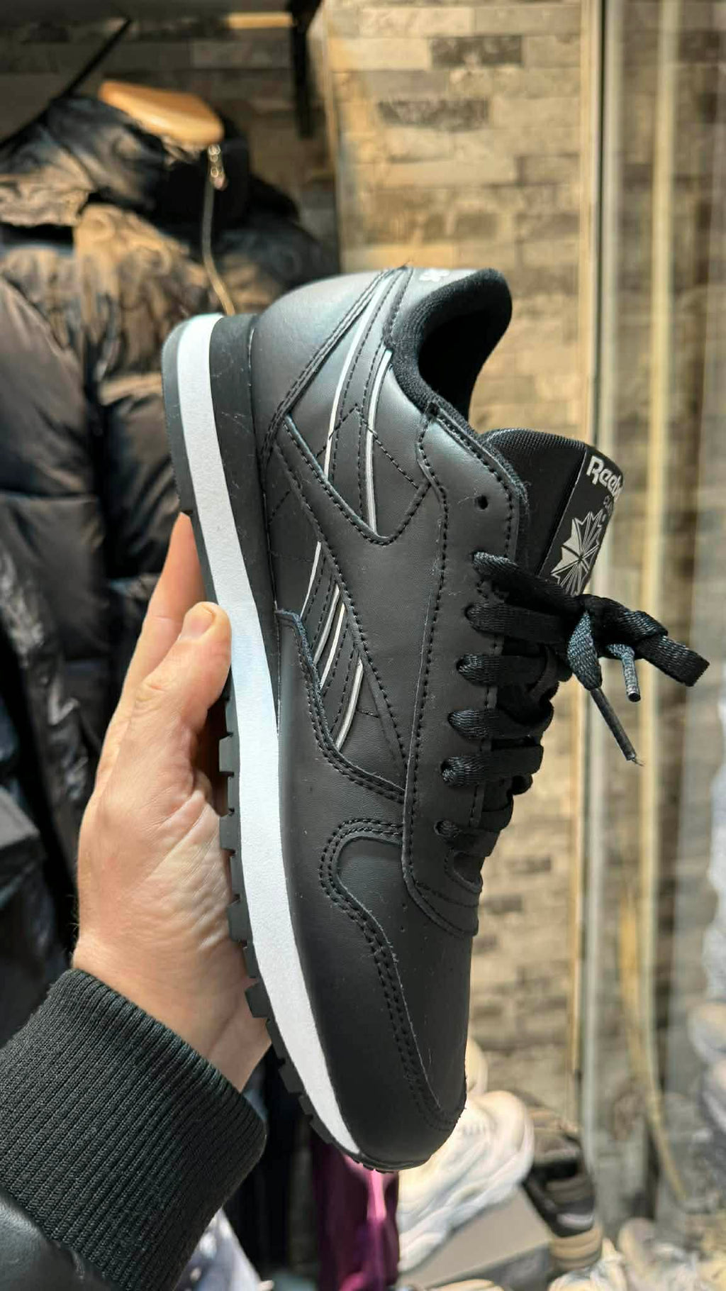 Reebok Classic Leather Black – Le classique intemporel