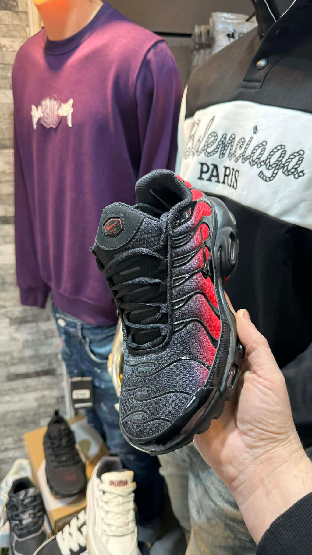 L’AIR MAX PLUS « RED GRADIENT