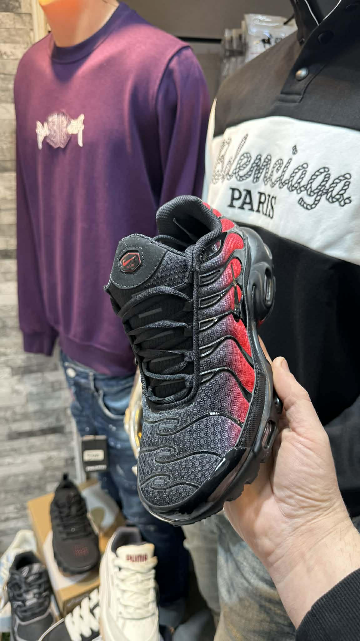 L’AIR MAX PLUS « RED GRADIENT