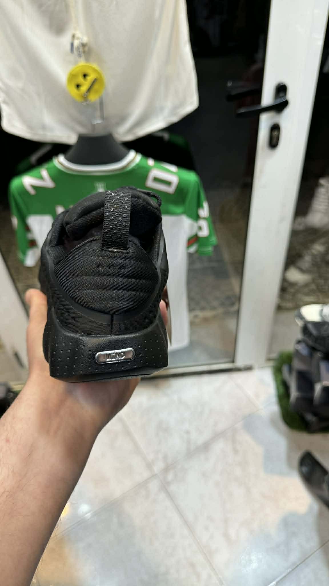 Nike Mind 002