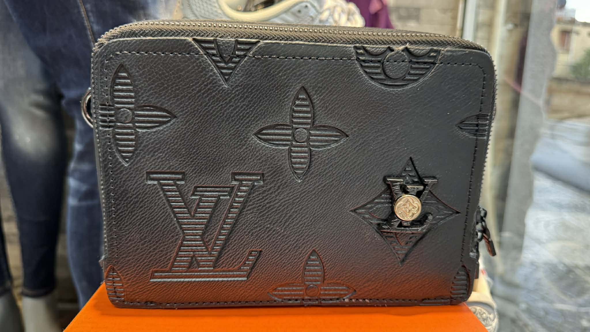 Sacoche Louis Vuitton – Monogramme Shadow
