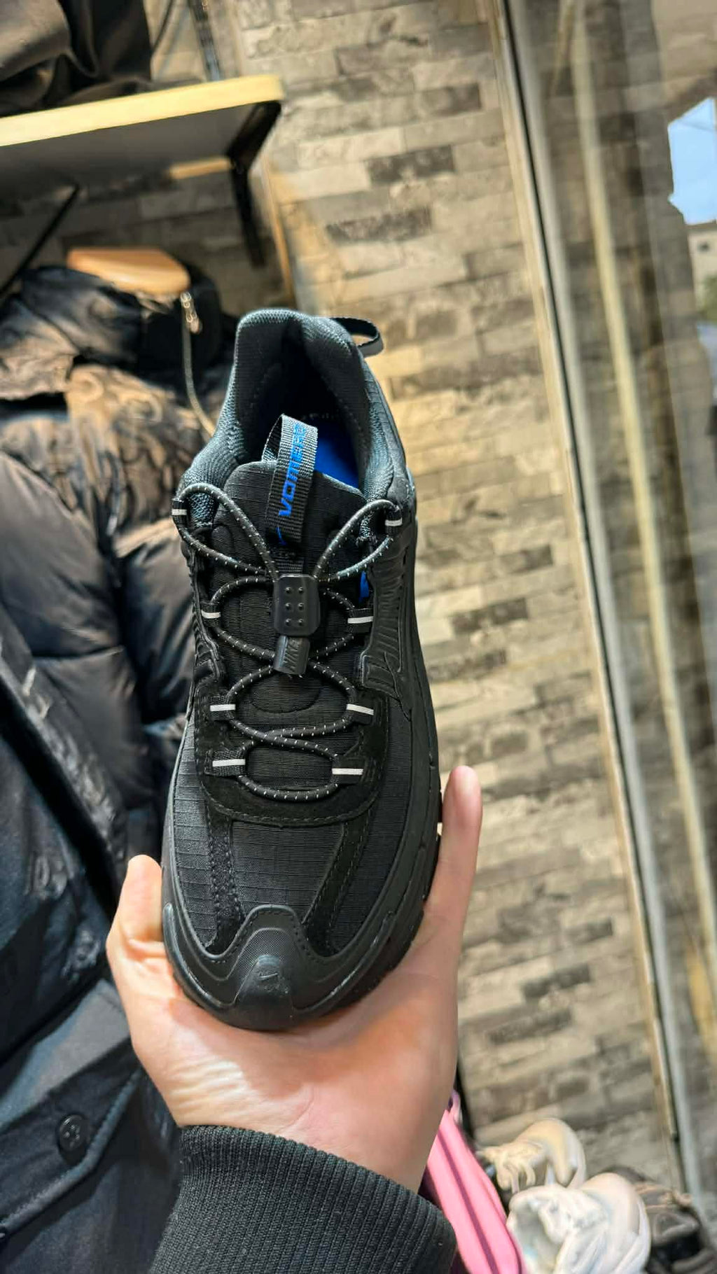 Nike Zoom Vomero 5 Roam