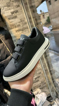 Sneaker Noire à Semelle Blanche – Fermeture Élastique