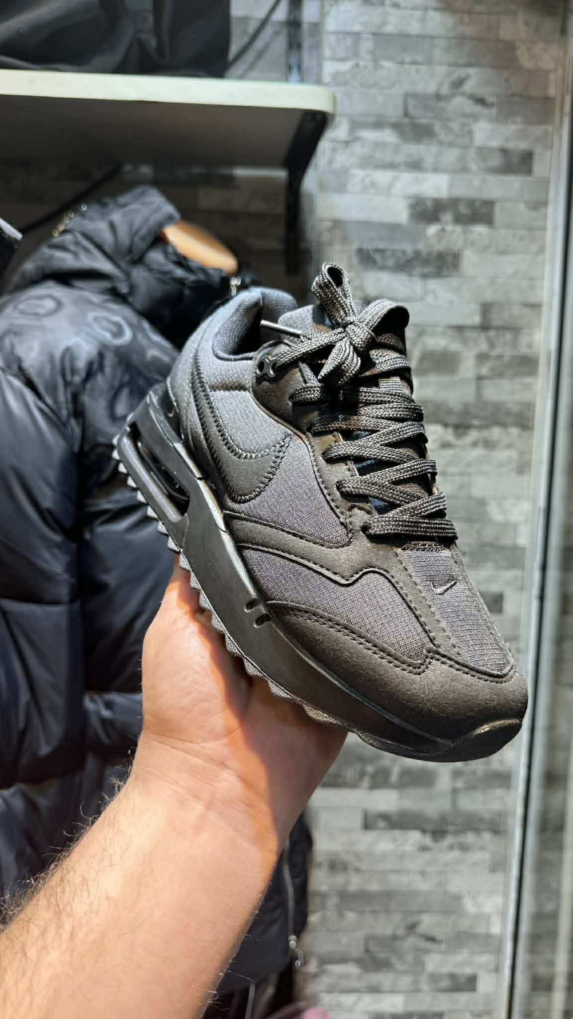 Nike Air Max Pulse en coloris "Triple Black"