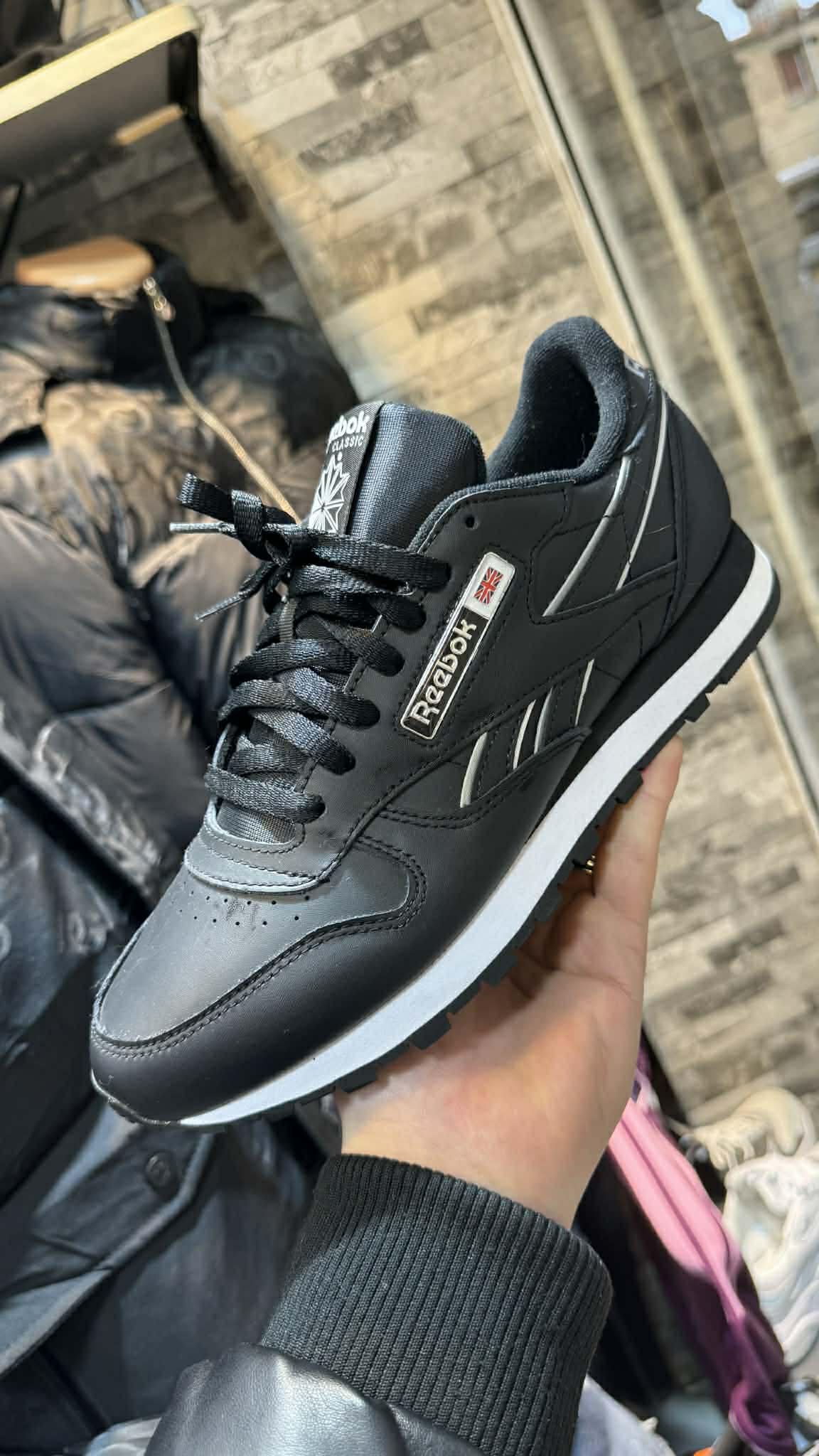 Reebok Classic Leather Black – Le classique intemporel
