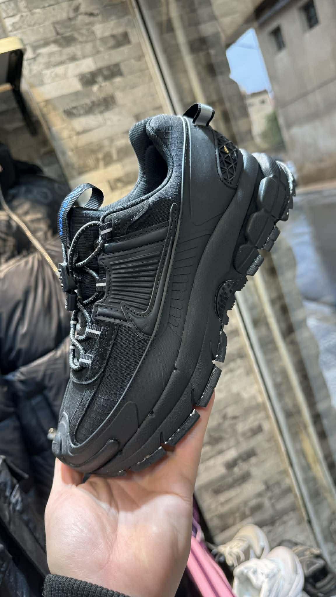 Nike Zoom Vomero 5 Roam