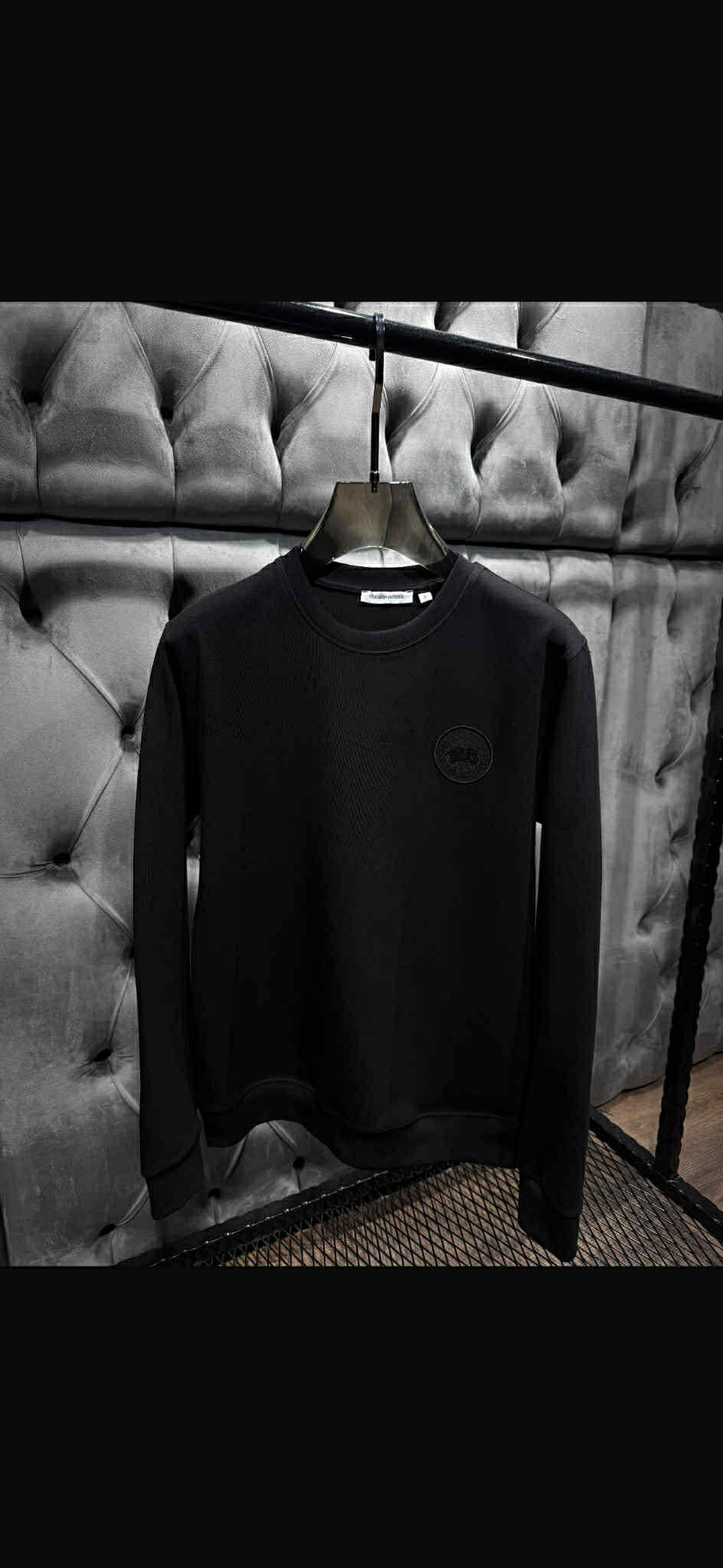 🔥 Sweatshirt Premium “Black & White Edition” – Broderie Dorsale
